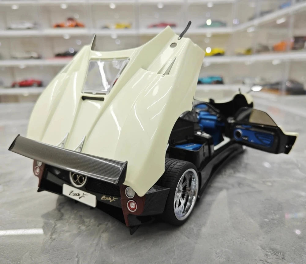 [Almost Real] 1:18 Pagani 2005 Zonda F White Model Car Die-Cast