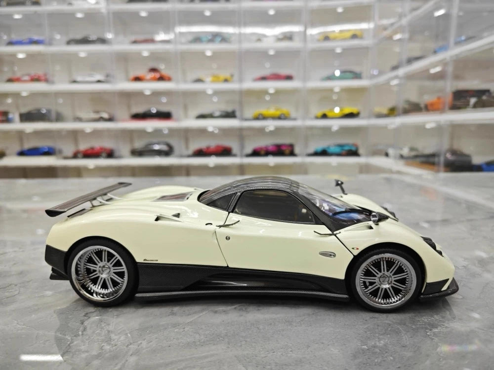 [Almost Real] 1:18 Pagani 2005 Zonda F White Model Car Die-Cast
