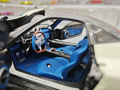 [Almost Real] 1:18 Pagani 2005 Zonda F White Model Car Die-Cast