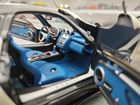 [Almost Real] 1:18 Pagani 2005 Zonda F White Model Car Die-Cast