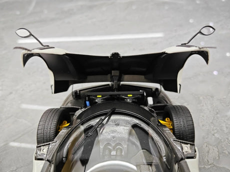 [Almost Real] 1:18 Pagani 2009 Zonda Cinque Coupe White Model Car Die-Cast