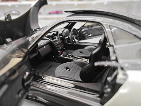 [Almost Real] 1:18 Pagani 2009 Zonda Cinque Coupe White Model Car Die-Cast