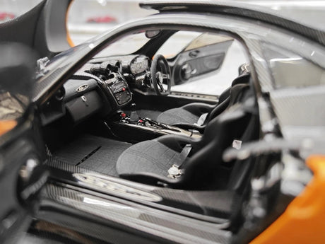[Almost Real] 1:18 Pagani 2009 Zonda Cinque Coupe Yellow Model Car Die-Cast