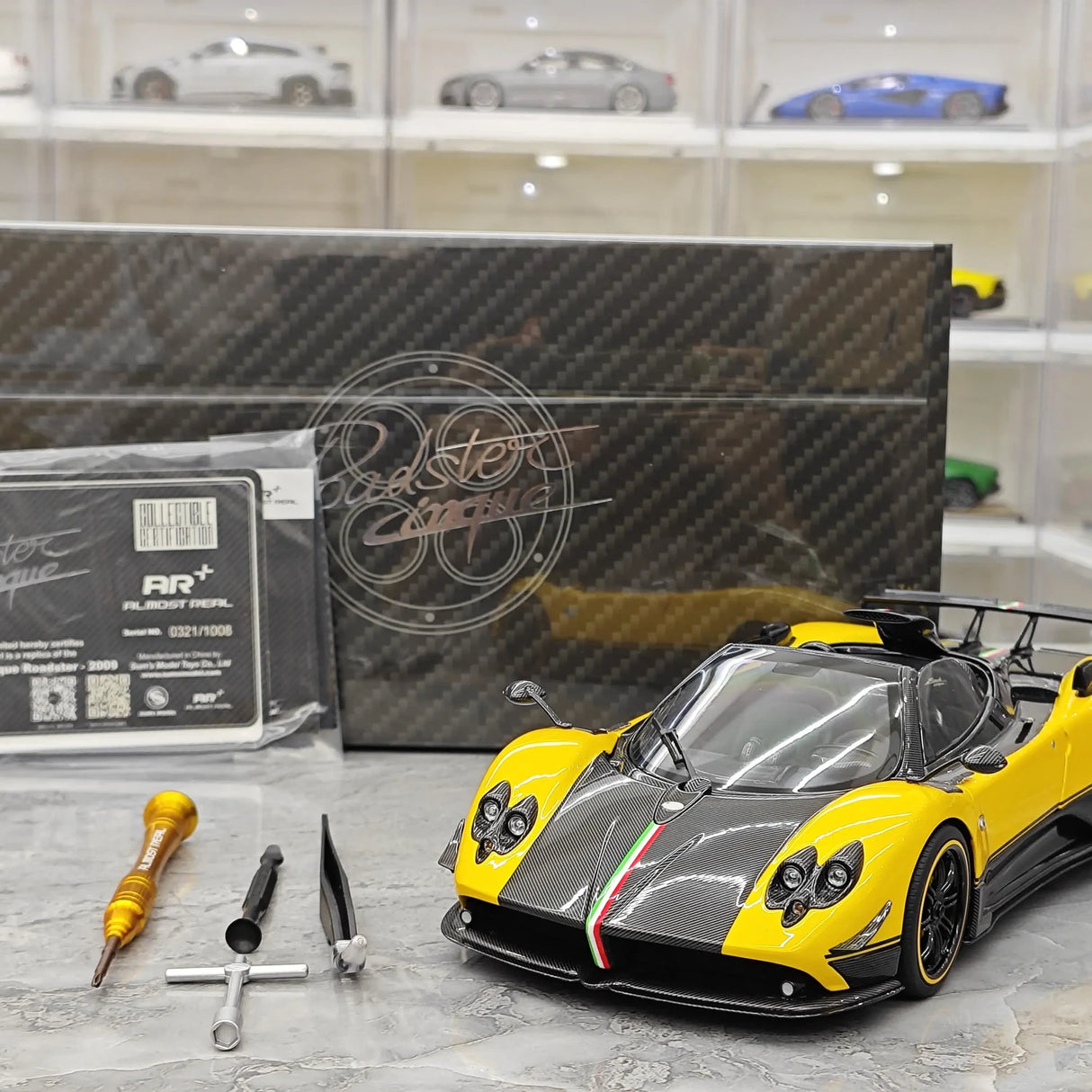 Almost Real Pagani 2009 Zonda Cinque Roadster Yellow 1:18 – Modello da collezione in pressofuso