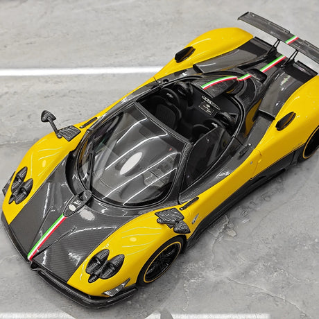 Almost Real Pagani 2009 Zonda Cinque Roadster Yellow 1:18 – Modello da collezione in pressofuso