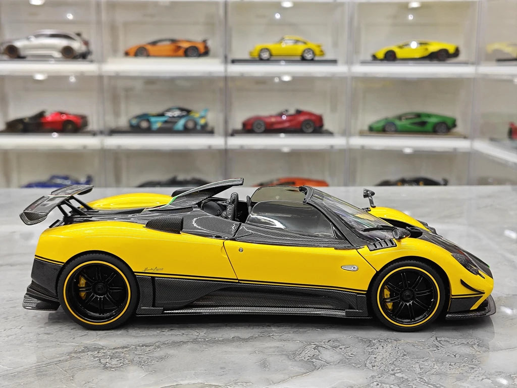 Almost Real Pagani 2009 Zonda Cinque Roadster Yellow 1:18 – Modello da collezione in pressofuso