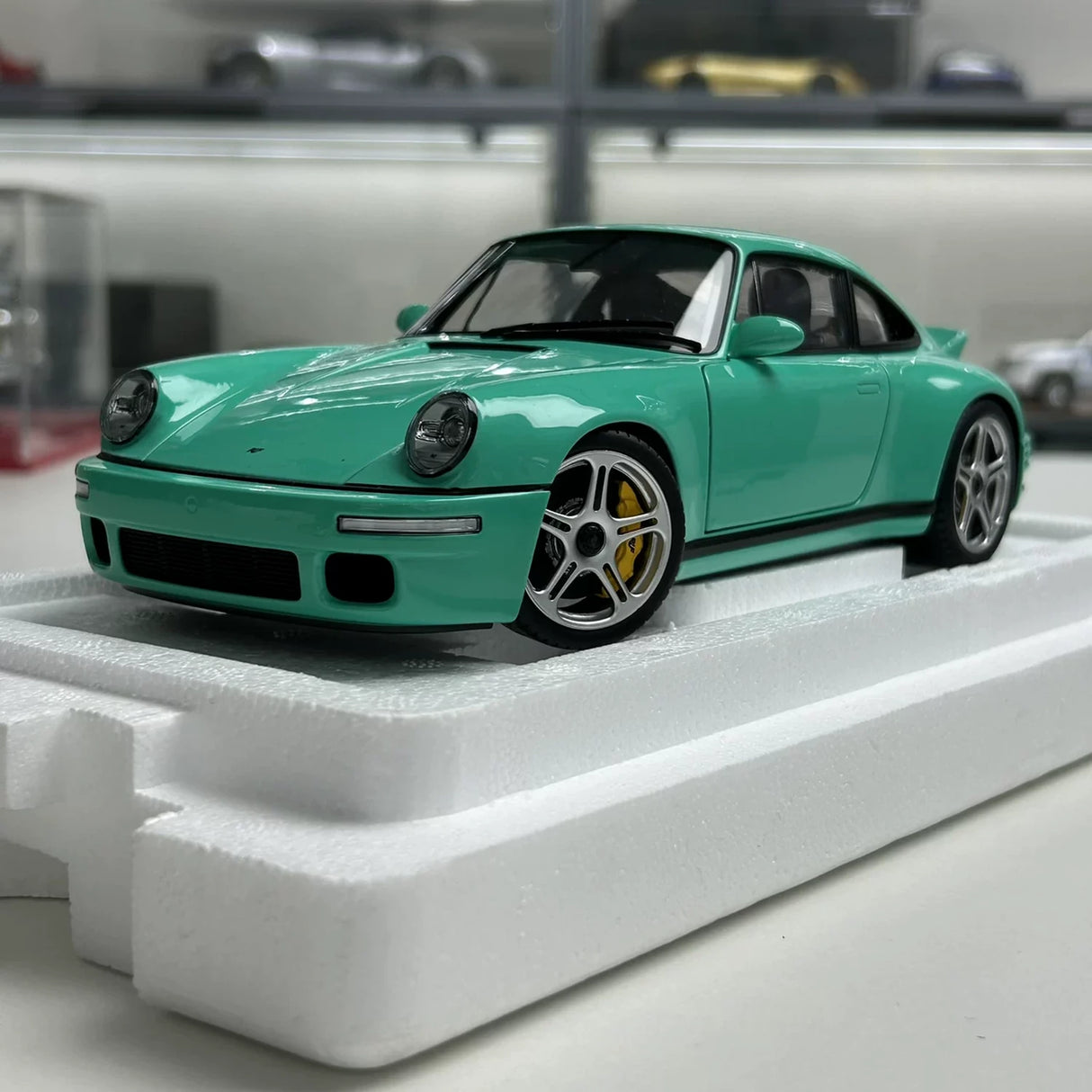 Almost Real Porsche 2018 RUF SCR 40° anniversario Tiffany Blue 1:18 – Modello da collezione in pressofuso