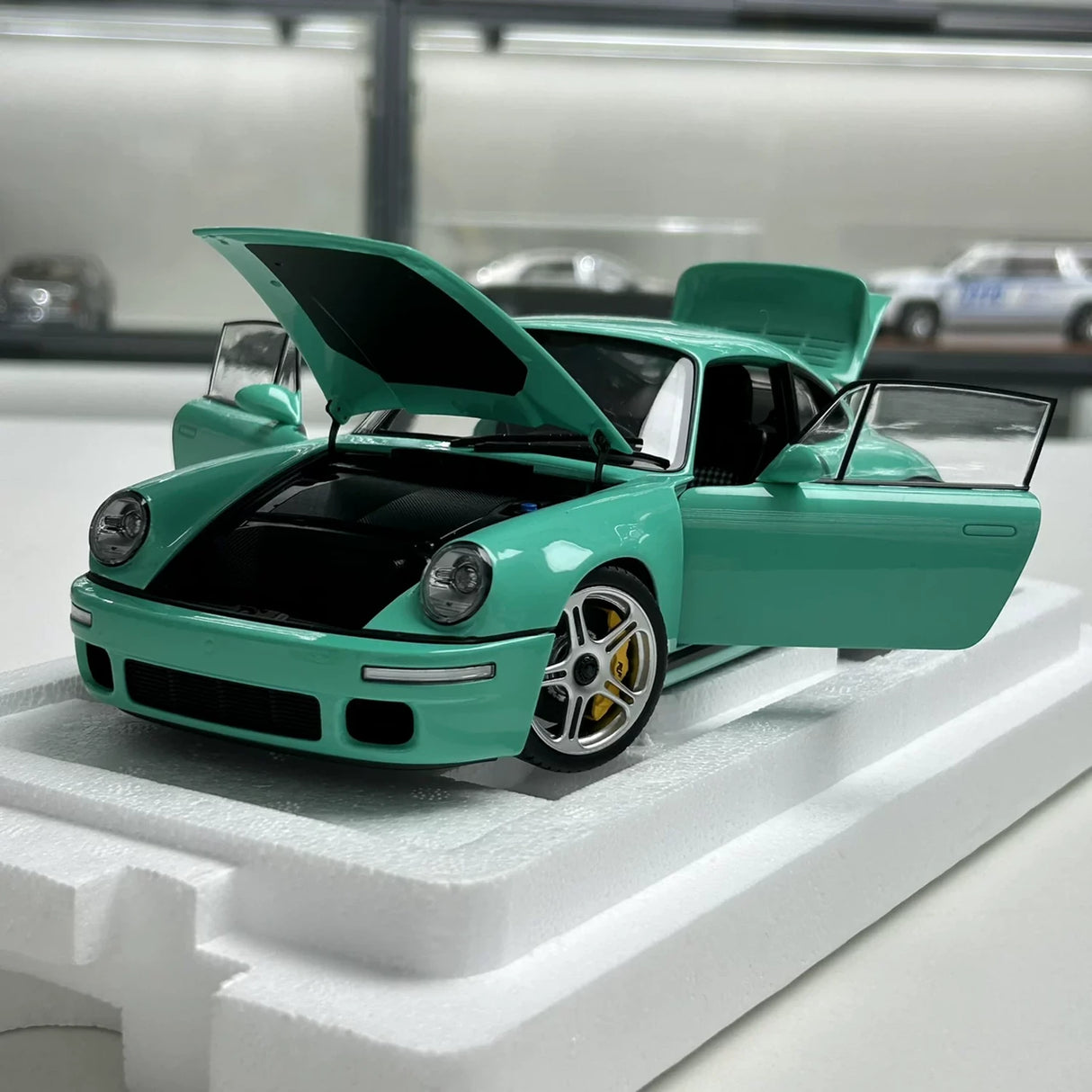 Almost Real Porsche 2018 RUF SCR 40° anniversario Tiffany Blue 1:18 – Modello da collezione in pressofuso