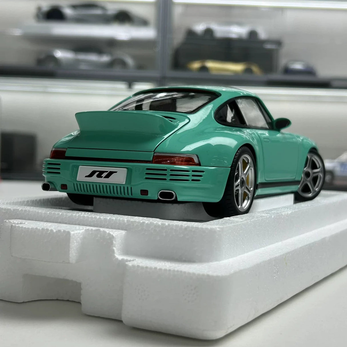 Almost Real Porsche 2018 RUF SCR 40° anniversario Tiffany Blue 1:18 – Modello da collezione in pressofuso