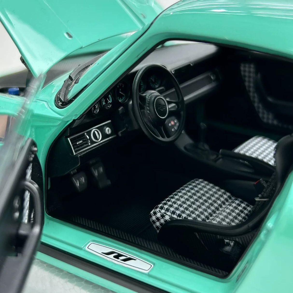 Almost Real Porsche 2018 RUF SCR 40° anniversario Tiffany Blue 1:18 – Modello da collezione in pressofuso