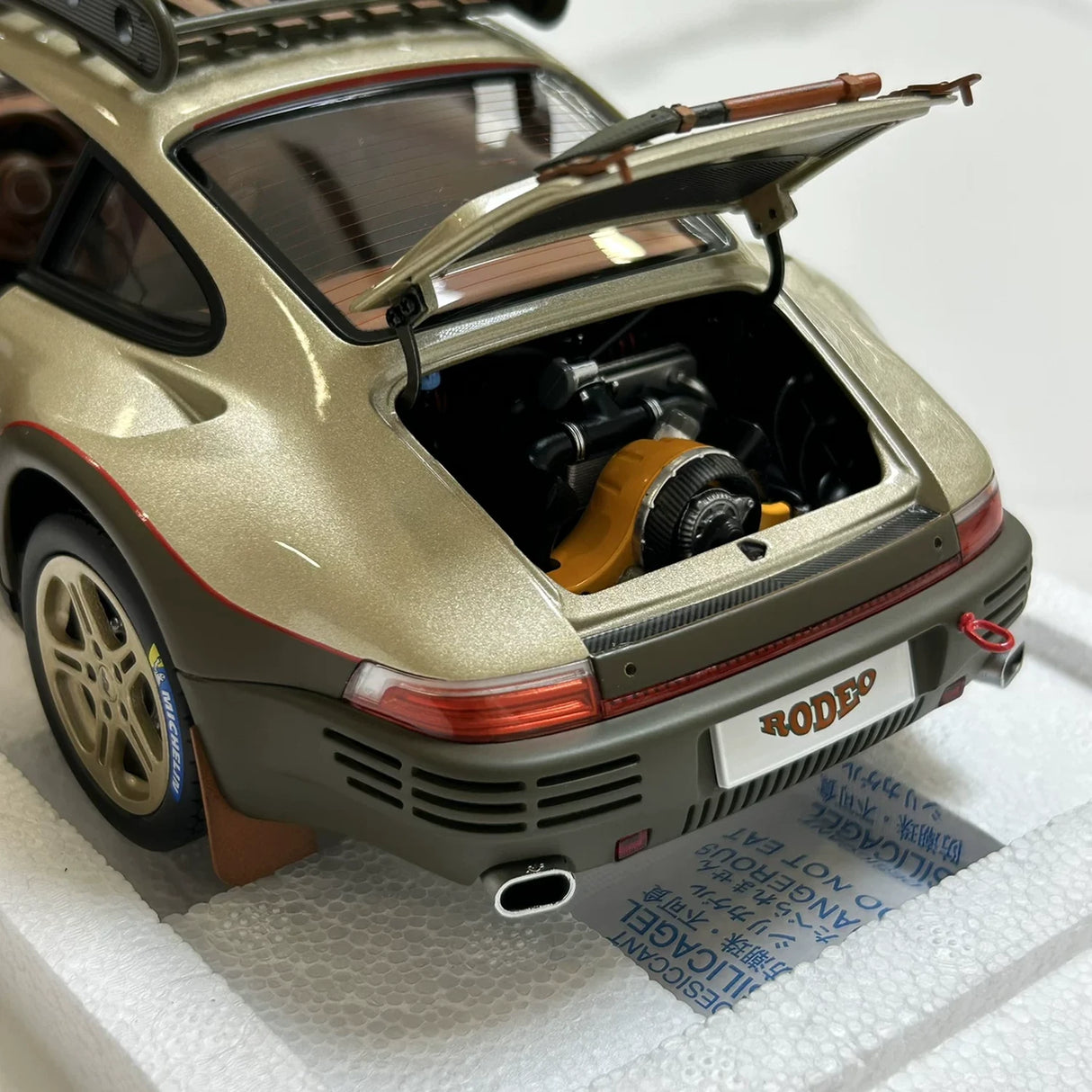 Almost Real Porsche 2018 RUF SCR Chalk 1:18 – Verzamelobject gegoten model met gietijzer