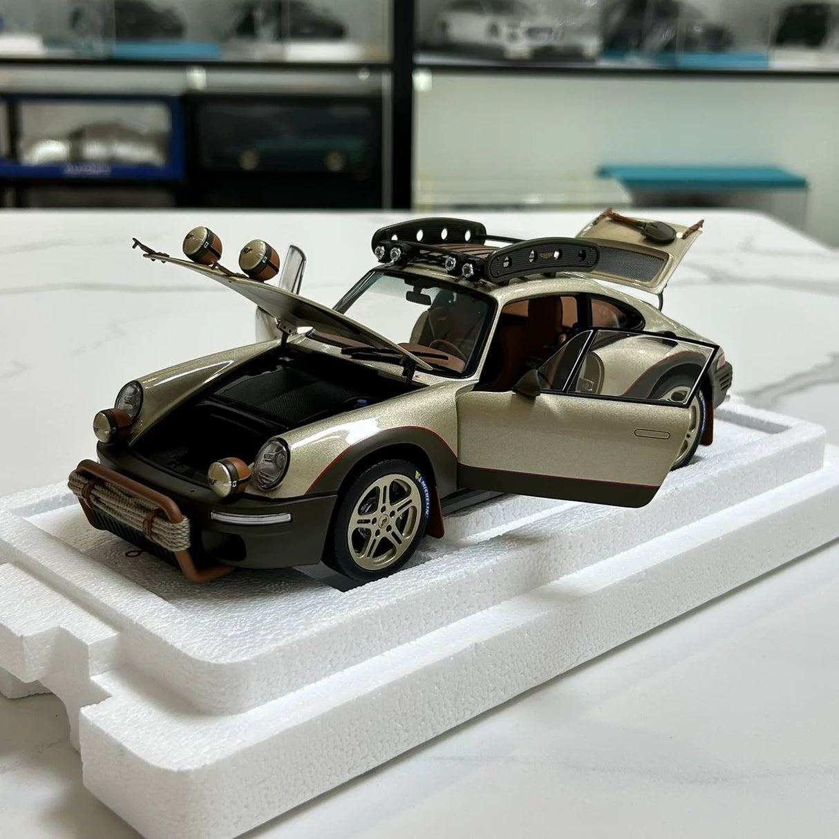 Almost Real Porsche 2018 RUF SCR Chalk 1:18 – Verzamelobject gegoten model met gietijzer