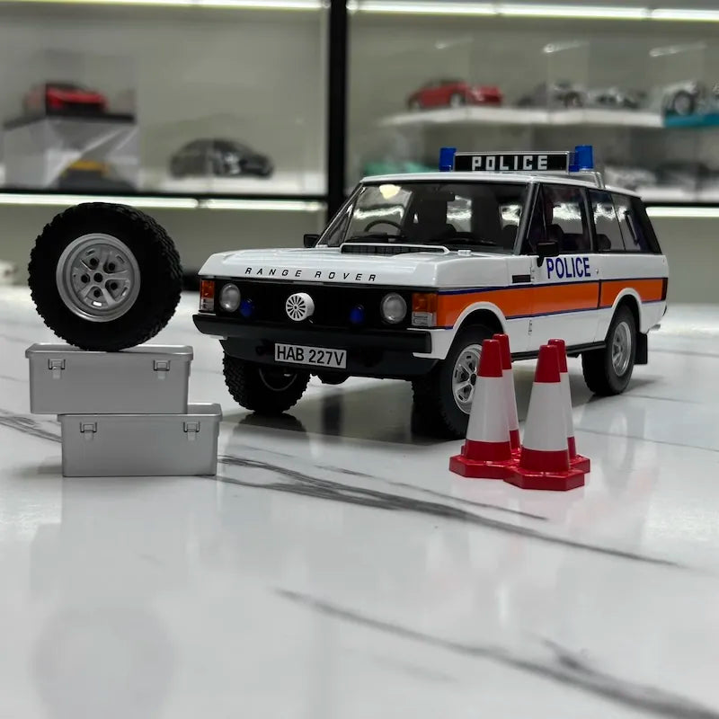 [Almost Real] 1:18 Land Rover Range Rover 1976 Classic UK Police Model Car Die-Cast