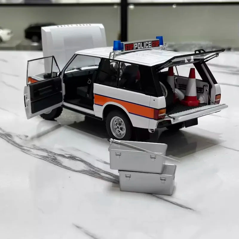 [Almost Real] 1:18 Land Rover Range Rover 1976 Classic UK Police Model Car Die-Cast