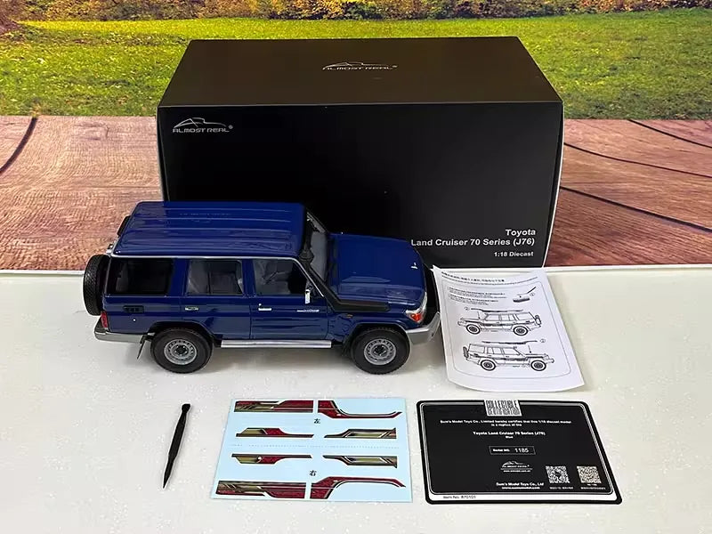 [Almost Real] 1:18 Toyota 2017 Land Cruiser 76 Series Blue Model Car Die-Cast