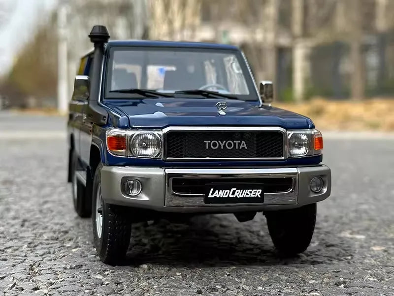 [Almost Real] 1:18 Toyota 2017 Land Cruiser 76 Series Blue Model Car Die-Cast