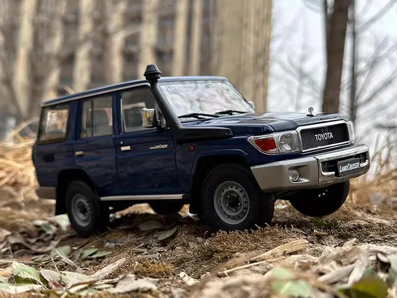 [Almost Real] 1:18 Toyota 2017 Land Cruiser 76 Series Blue Model Car Die-Cast