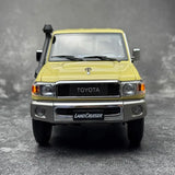 [Almost Real] 1:18 Toyota 2017 Land Cruiser 76 Series geel modelauto Die-Cast