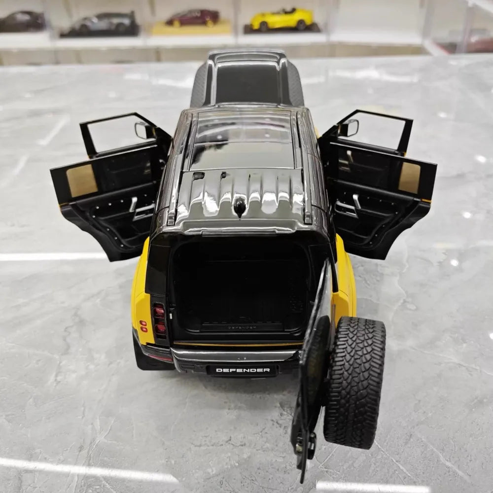 [Almost Real] 1:18 Land Rover 2021 Defender 90 Trophy Livery Yellow & Black Model Car Die-Cast