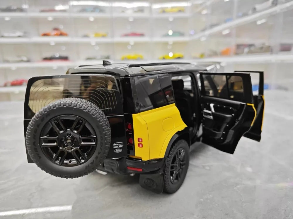 [Almost Real] 1:18 Land Rover 2021 Defender 90 Trophy Livery Yellow & Black Model Car Die-Cast
