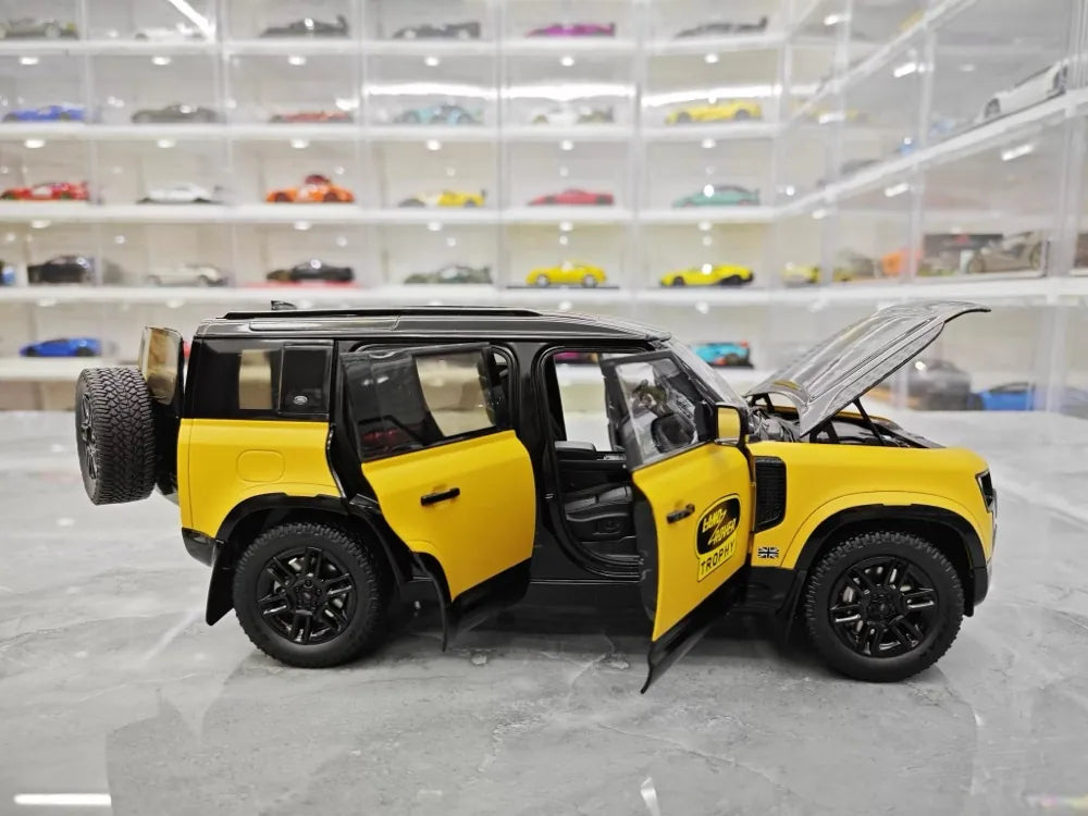 [Almost Real] 1:18 Land Rover 2021 Defender 90 Trophy Livery Yellow & Black Model Car Die-Cast