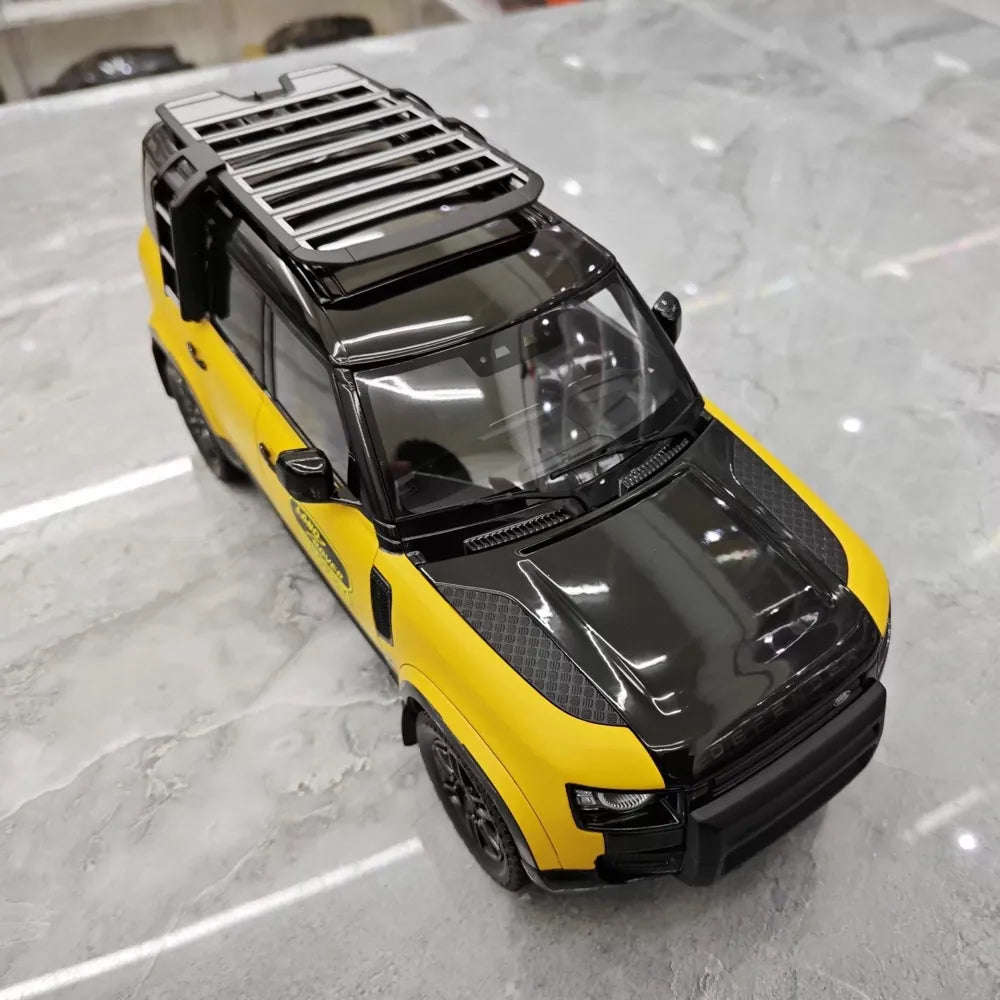[Almost Real] 1:18 Land Rover 2021 Defender 90 Trophy Livery Yellow & Black Model Car Die-Cast