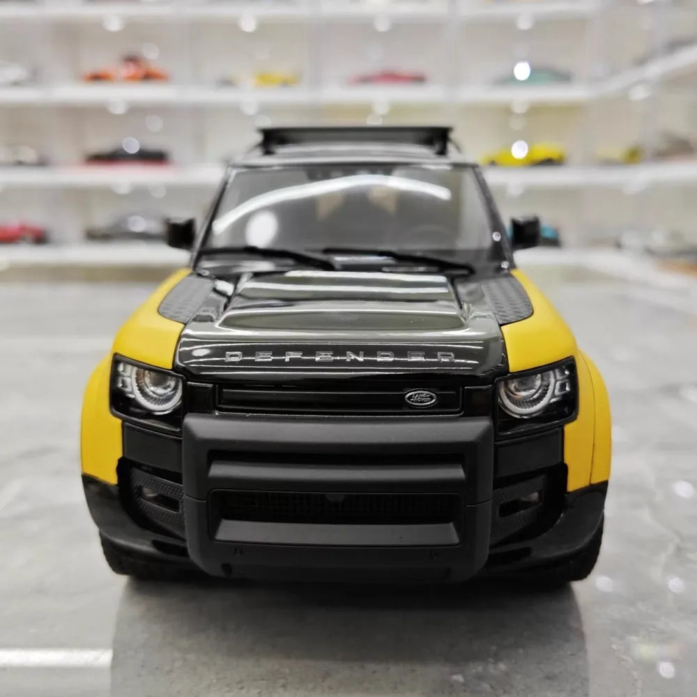[Almost Real] 1:18 Land Rover 2021 Defender 90 Trophy Livery Yellow & Black Model Car Die-Cast