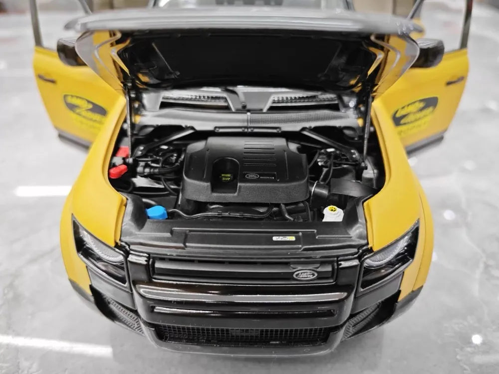 [Almost Real] 1:18 Land Rover 2021 Defender 90 Trophy Livery Yellow & Black Model Car Die-Cast