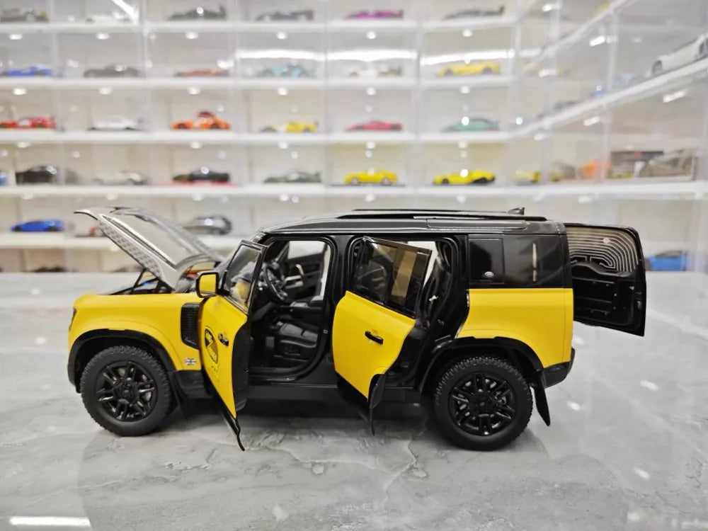 [Almost Real] 1:18 Land Rover 2021 Defender 90 Trophy Livery Yellow & Black Model Car Die-Cast
