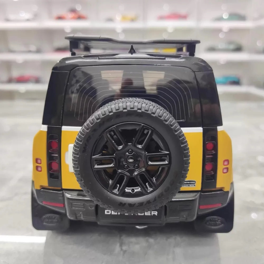 [Almost Real] 1:18 Land Rover 2021 Defender 90 Trophy Livery Yellow & White Model Car Die-Cast