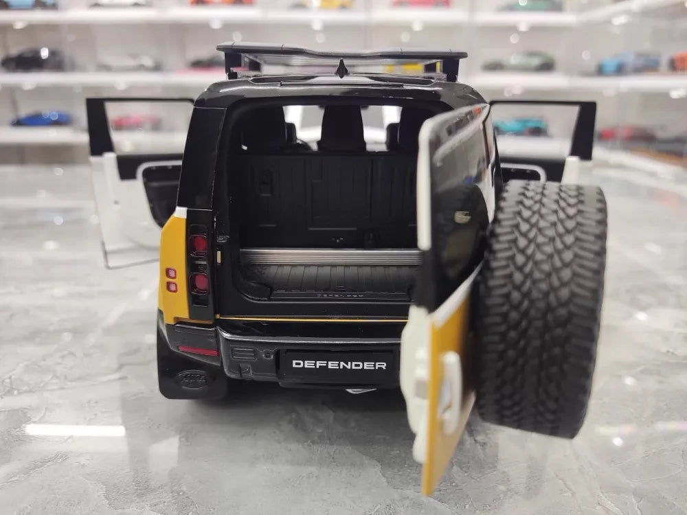 [Almost Real] 1:18 Land Rover 2021 Defender 90 Trophy Livery イエロー & ホワイト モデルカー Die-Cast