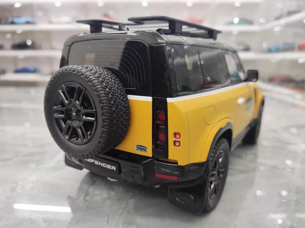[Almost Real] 1:18 Land Rover 2021 Defender 90 Trophy Livery Yellow & White Model Car Die-Cast
