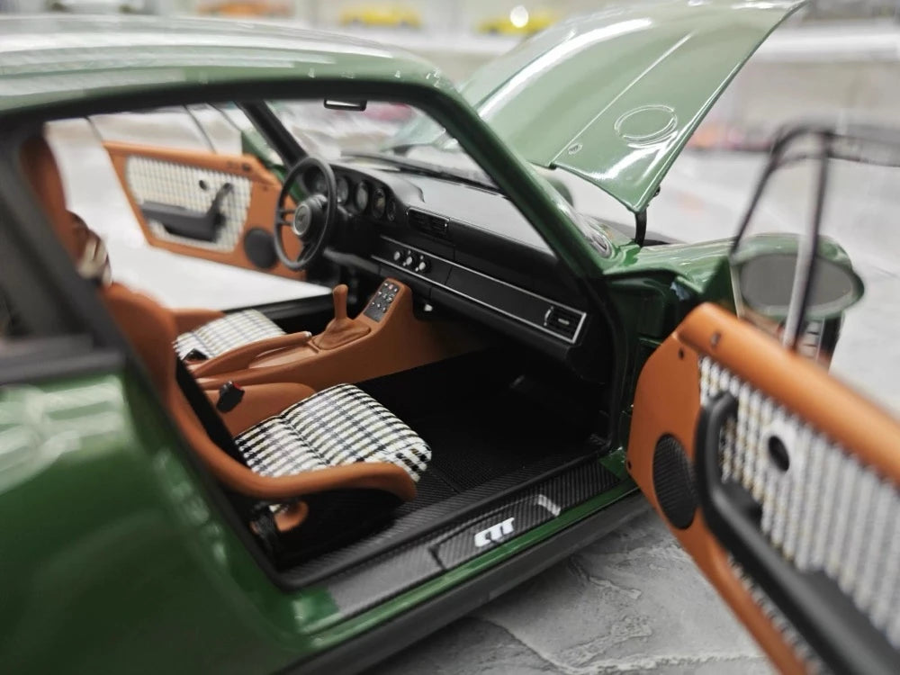 [Almost Real] 1:18 Porsche 2022 911 RUF SCR Green Model Car Die-Cast