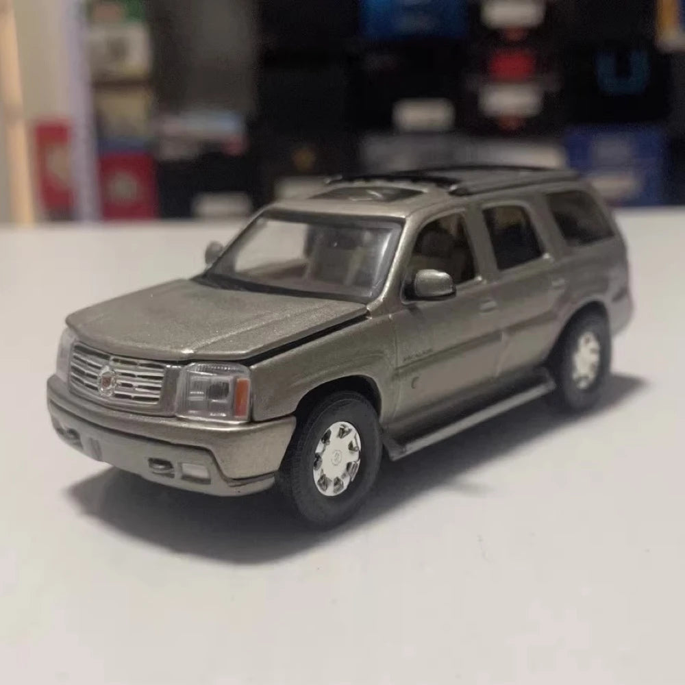 [Anson] 1:43 Cadillac 2002 Escalade Gray Model Car Die-Cast