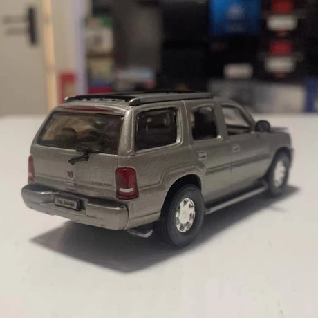 [Anson] 1:43 Cadillac 2002 Escalade Gray Model Car Die-Cast