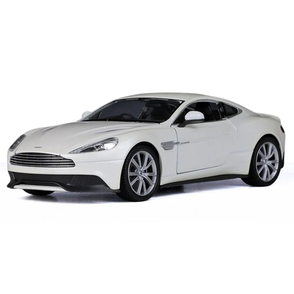 1:24 Aston Martin 2015 Vanquish Die Cast Model Car
