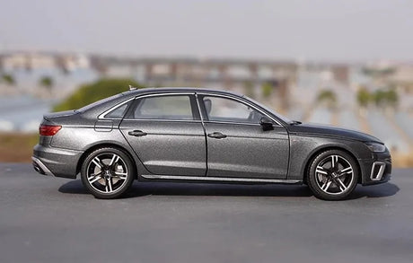 [OEM] 1:18 Audi 2020 A4L Gray Model Car Die-Cast