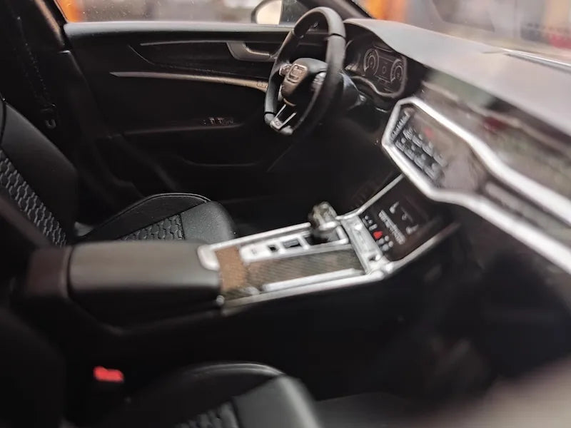 1:18 Audi 2020 RS6 Avant C8 Gray Die Cast Model Car