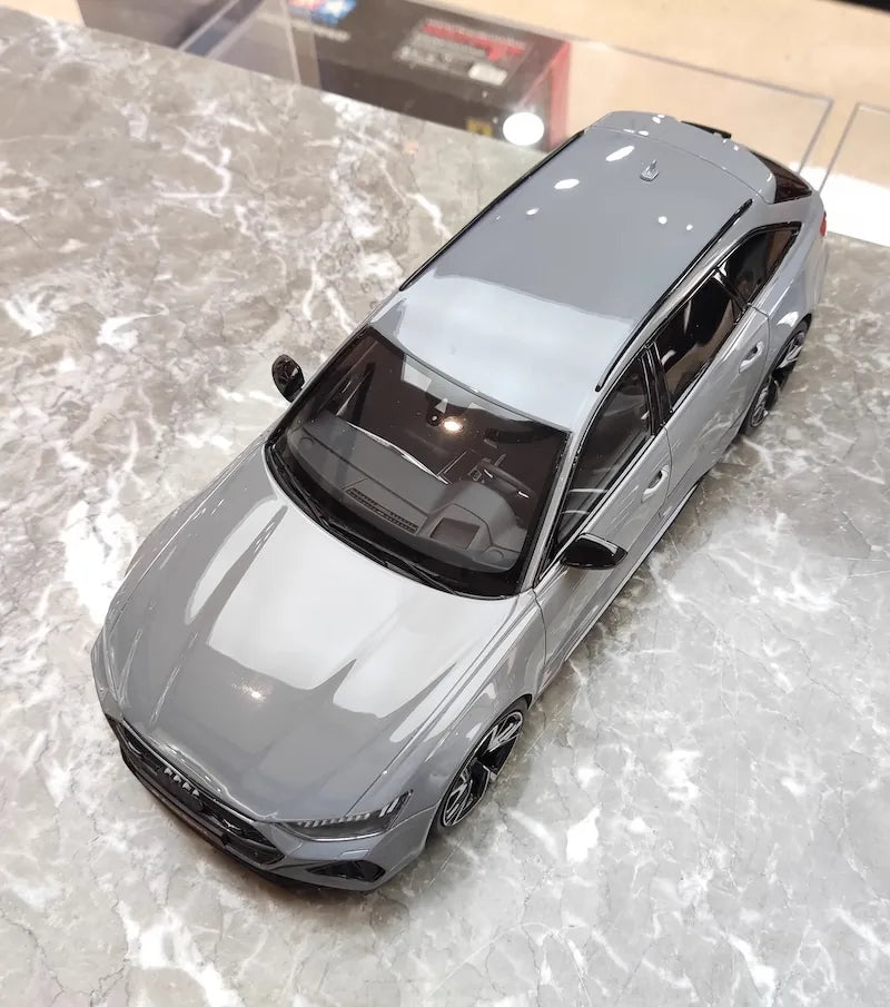 1:18 Audi 2020 RS6 Avant C8 Gray Die Cast Model Car