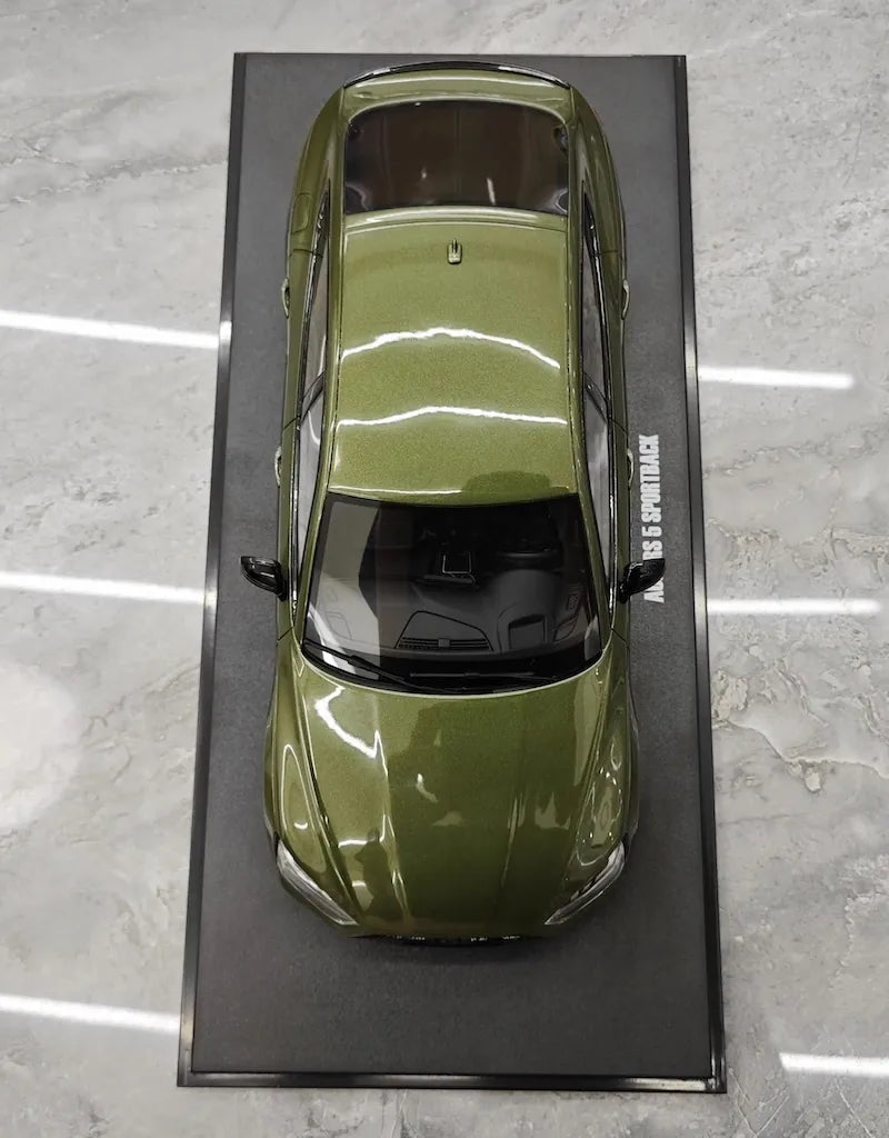 1:18 Audi 2023 RS5 Sportback Die Cast Model Car