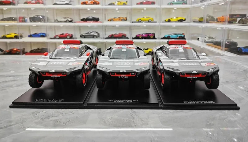 1:18 Audi 2022 RS Q E-Tron Dakar C. Sainz • L.Cruz Die Cast Model Car