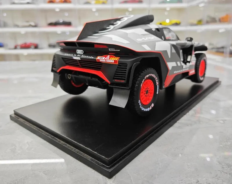 1:18 Audi 2022 RS Q E-Tron Dakar C. Sainz • L.Cruz Die Cast Model Car