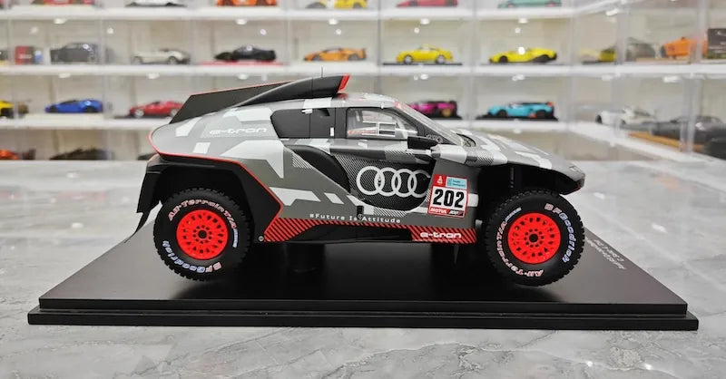 1:18 Audi 2022 RS Q E-Tron Dakar C. Sainz • L.Cruz Die Cast Model Car