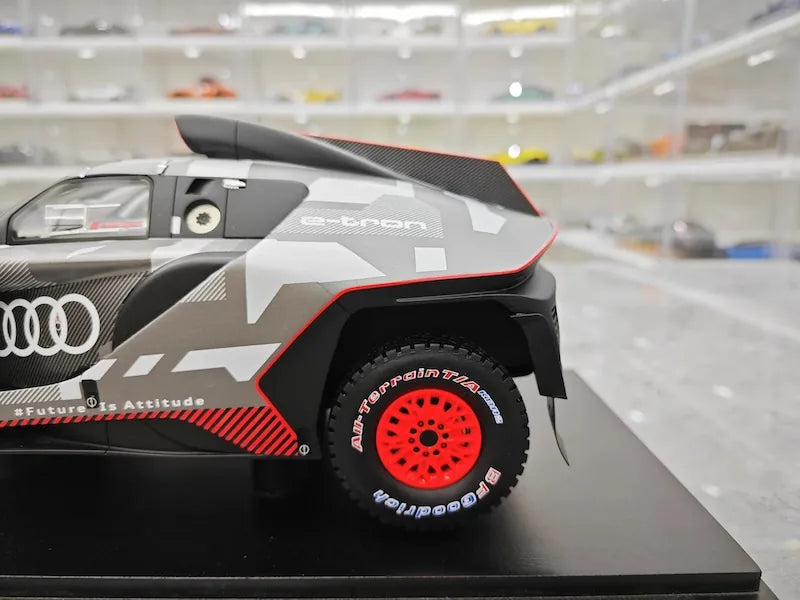 1:18 Audi 2022 RS Q E-Tron Dakar C. Sainz • L.Cruz Die Cast Model Car