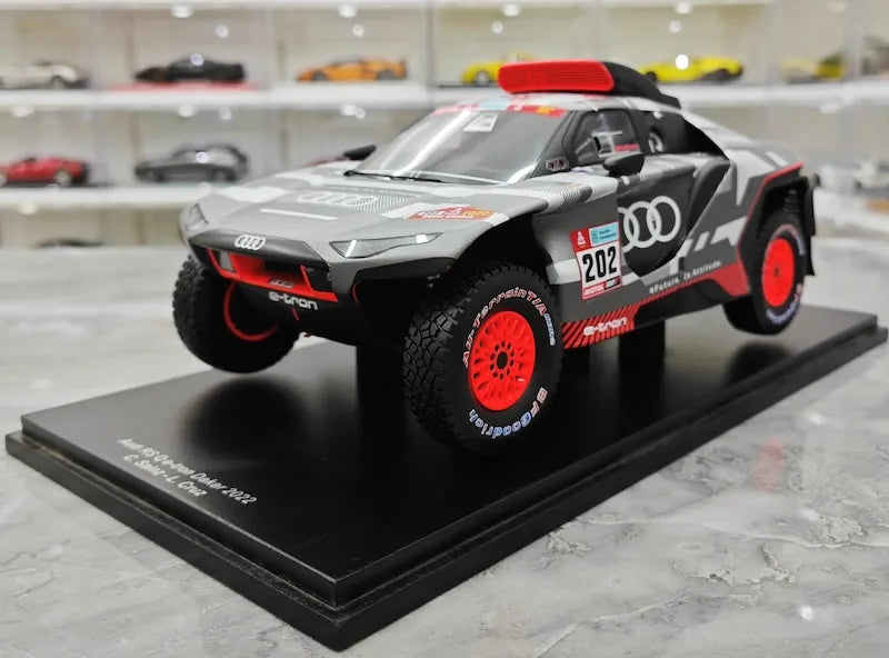 1:18 Audi 2022 RS Q E-Tron Dakar C. Sainz • L.Cruz #202 Die Cast Model Car