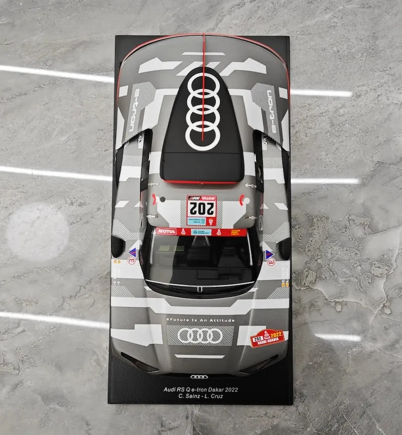 1:18 Audi 2022 RS Q E-Tron Dakar C. Sainz • L.Cruz Die Cast Model Car