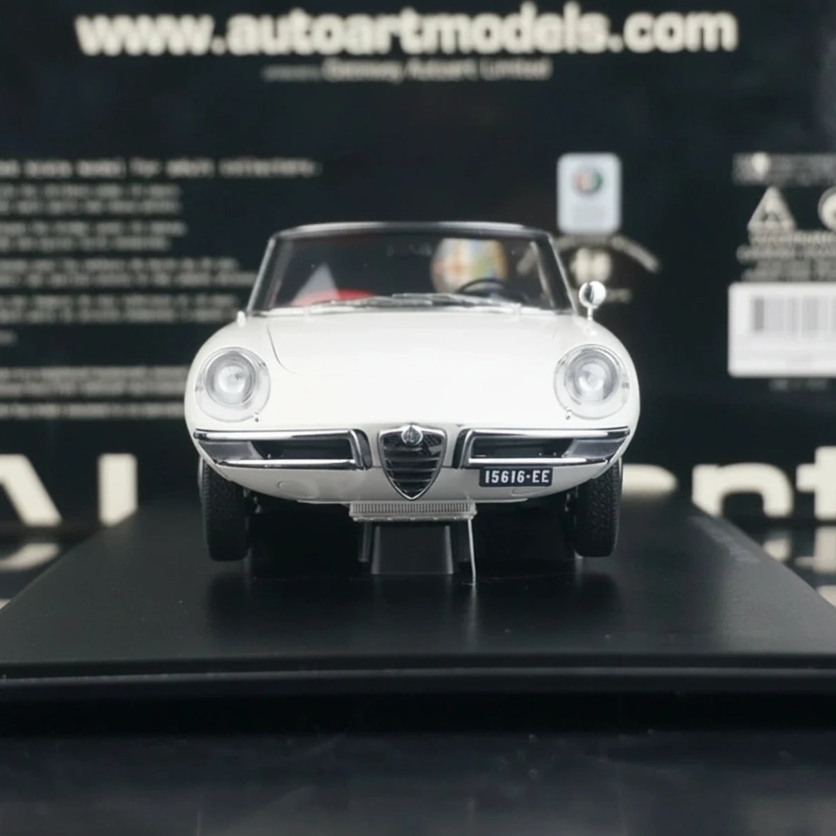 AutoArt Alfa Romeo 1966 1600 Duetto Spider branco 1:18 – modelo de coleção em metal fundido