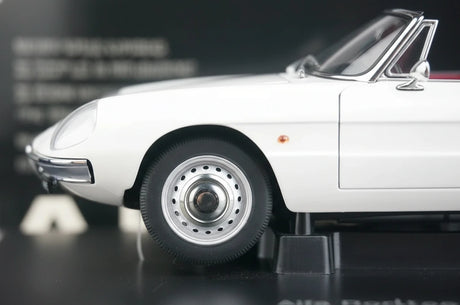AutoArt Alfa Romeo 1966 1600 Duetto Spider White 1:18 – Collectible Diecast Model Die-Cast