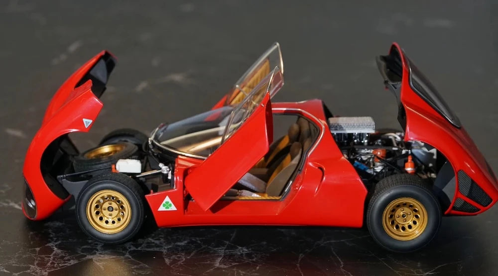 [AutoArt] 1:18 Alfa Romeo 1967 Tipo 33 Stradale Red Model Car Die-Cast