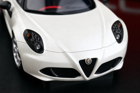 AutoArt Alfa Romeo 2013 4C White 1:18 – Collectible Diecast Model Die-Cast